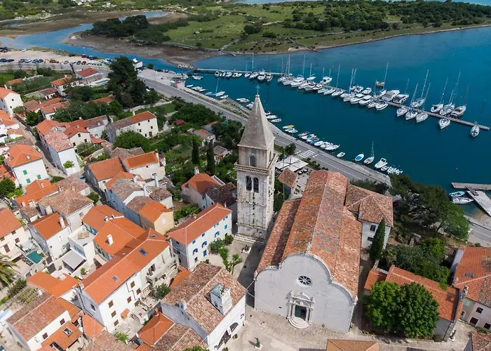 Feriehus At In Osor, Cres *