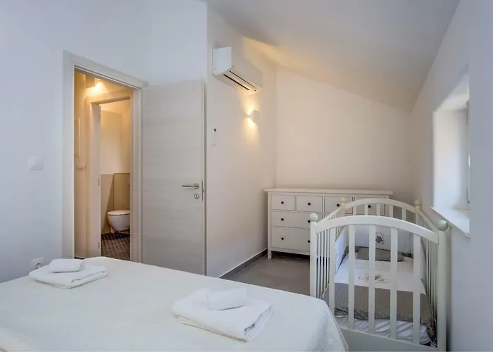 At In Osor, Cres Feriehus