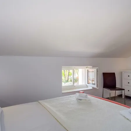 At In Osor, Cres Tatil Evi *