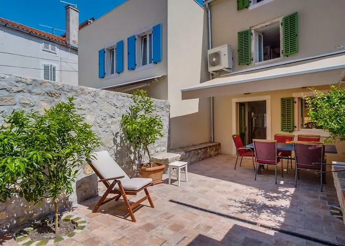 Nyaraló At In Osor, Cres