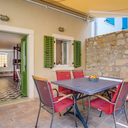 At In Osor, Cres * Osor